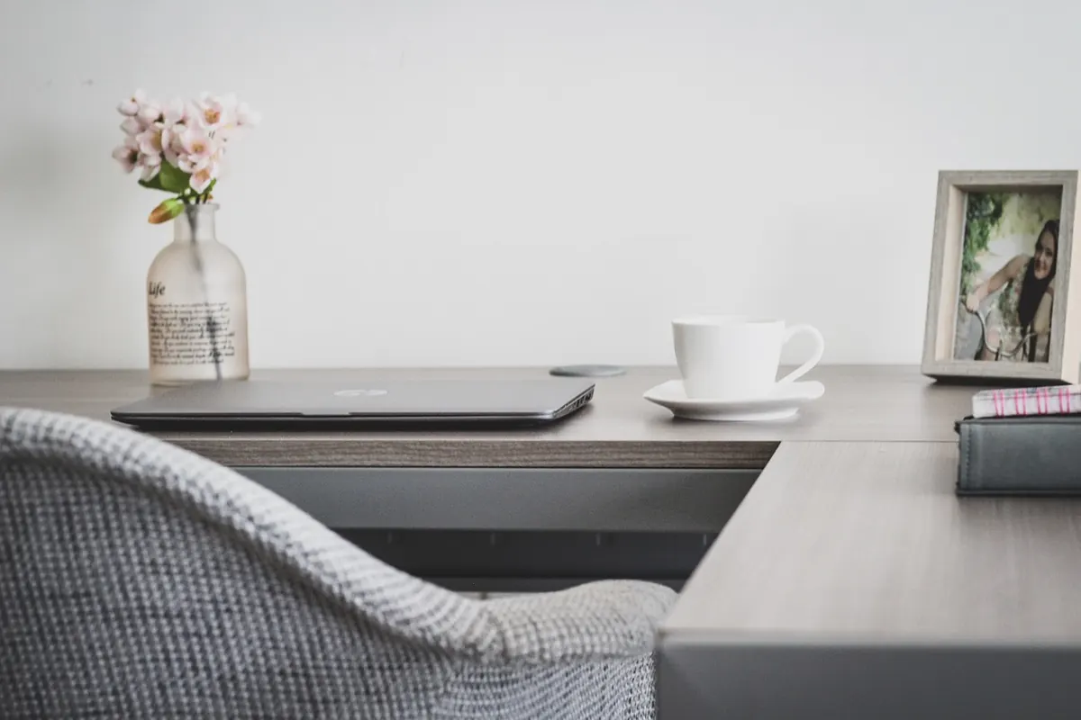 10 Common Mistakes to Avoid When Setting Up Your First Home Office